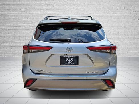 Used 2023 Toyota Highlander Platinum AWD/4WD image 5