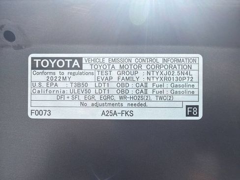 Used 2022 Toyota RAV4 XLE AWD/4WD image 24