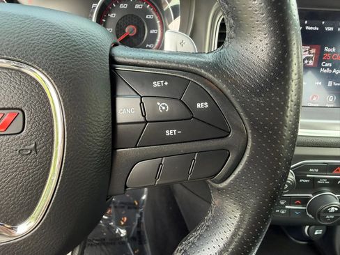 Used 2019 Dodge Charger SXT AWD/4WD image 18