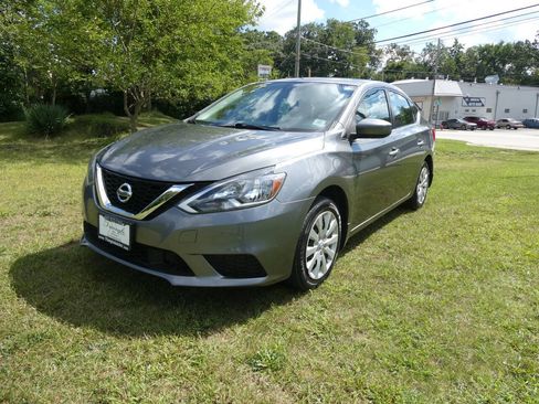 Used 2019 Nissan Sentra S FWD image 1