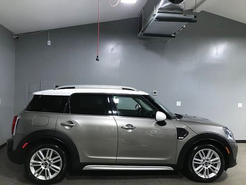 Used 2018 MINI Cooper Countryman FWD image 2