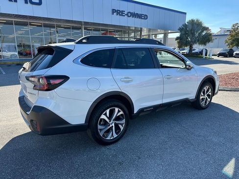 Used 2022 Subaru Outback Limited image 3