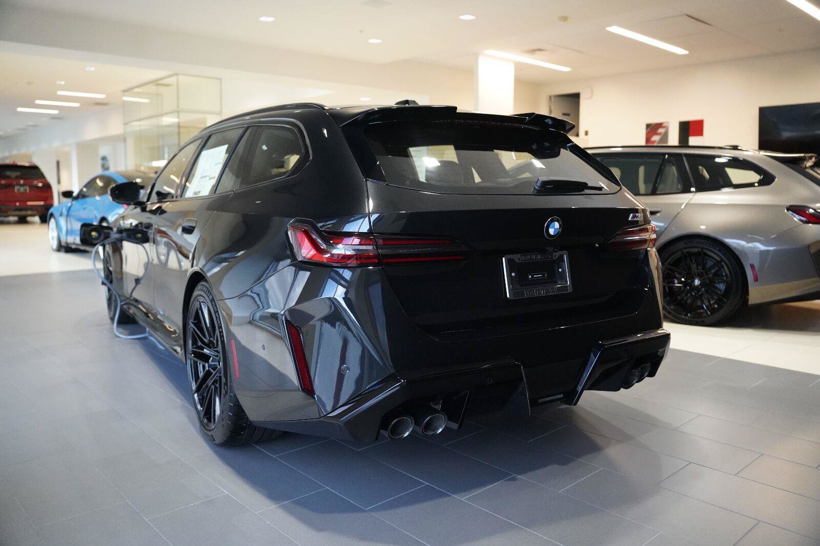 New 2027 BMW M5 Touring AWD/4WD image 2