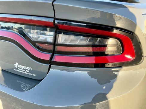 Used 2017 Dodge Charger SE w/ Power Sunroof Group image 16
