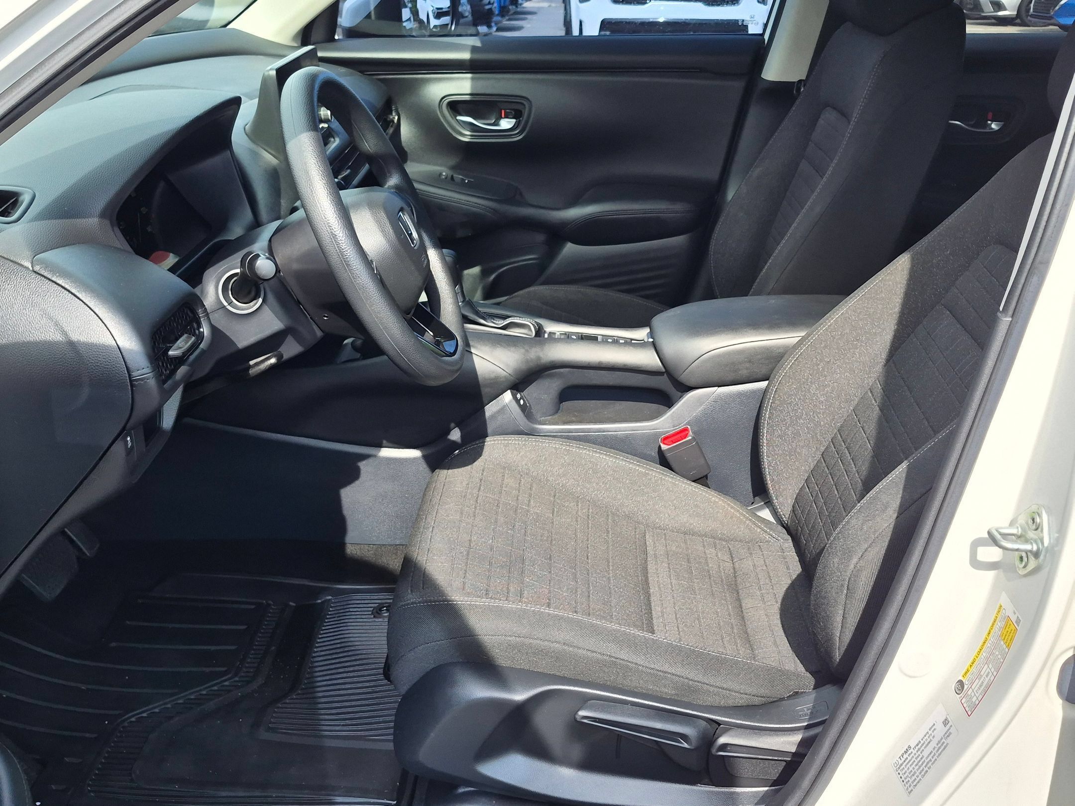 Used 2025 Honda HR-V LX image 14