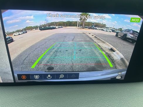 Used 2025 Nissan Armada SL image 13