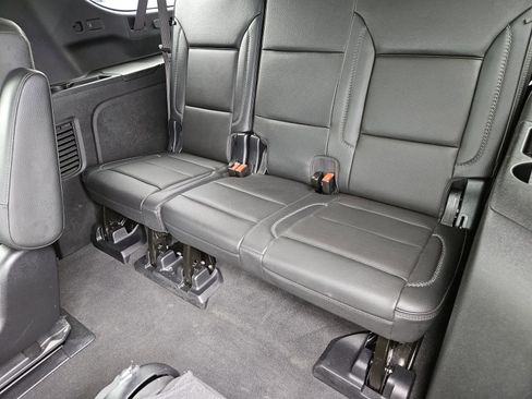 Used 2025 GMC Yukon XL Denali RWD image 35