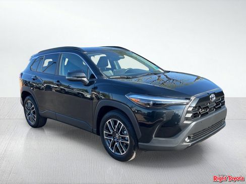 Certified 2026 Toyota Corolla Cross XLE FWD image 9