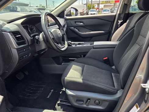 Used 2025 Nissan Rogue SV FWD image 5