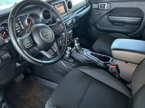 Used 2022 Jeep Gladiator Sport AWD/4WD image 2