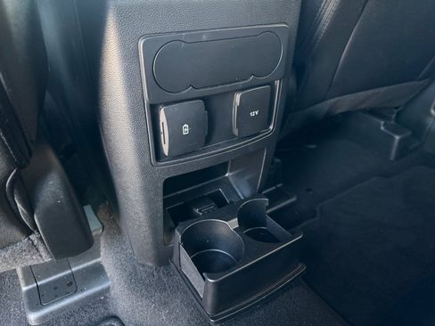 Used 2024 Ford Explorer XLT image 18