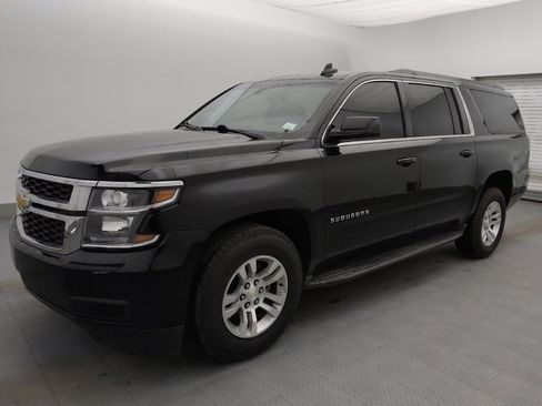Used 2015 Chevrolet Suburban LS RWD image 2