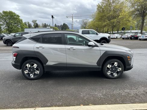 Used 2025 Hyundai Kona SEL image 5