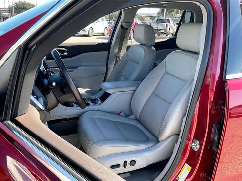 Used 2020 GMC Acadia SLT w/ Trailering Package image 7