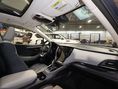 Used 2025 Subaru Outback Premium image 28