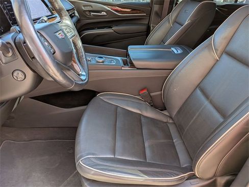Used 2023 Cadillac Escalade Premium Luxury image 20