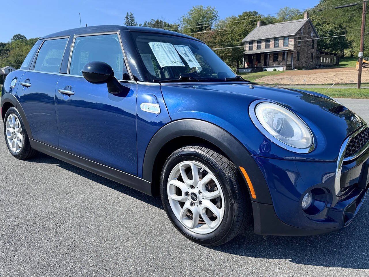 Used 2015 MINI Cooper S FWD image 1