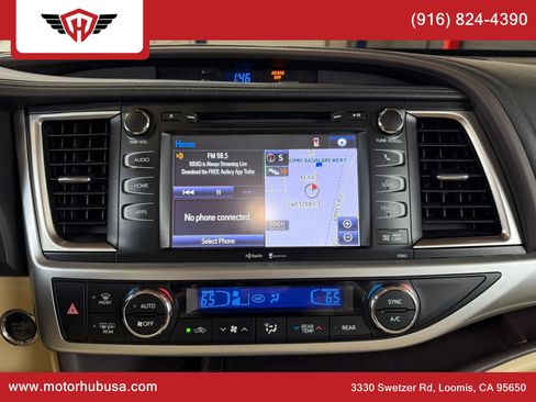 Used 2015 Toyota Highlander XLE AWD/4WD image 29