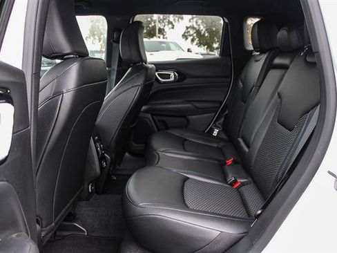 New 2026 Jeep Compass Latitude image 18