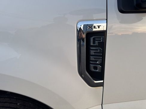 Used 2018 Ford F250 XLT image 10