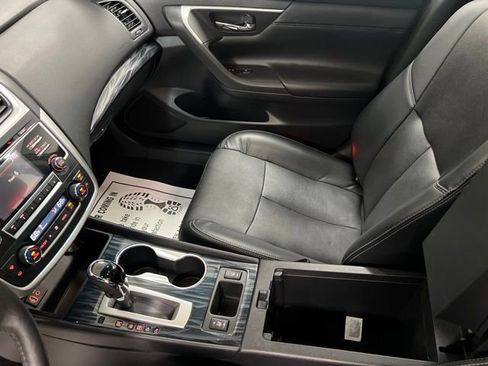 Used 2017 Nissan Altima 2.5 SL w/ Moonroof Package FWD image 36