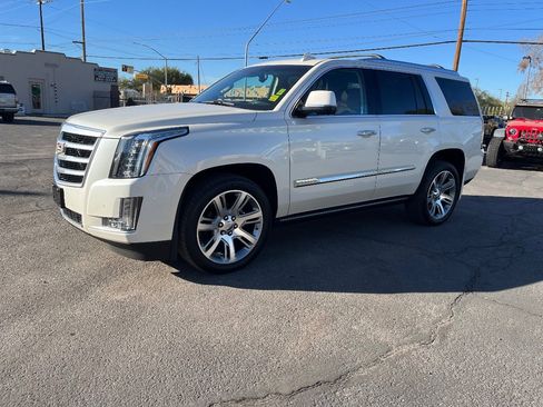 Used 2015 Cadillac Escalade Premium image 10