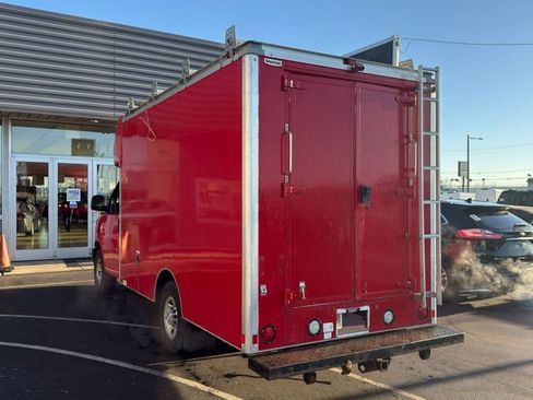 Used 2016 Chevrolet Express 3500 image 5