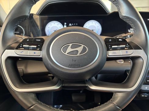 Used 2025 Hyundai Elantra SEL FWD image 28