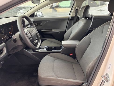 Used 2025 Kia K4 FWD image 28