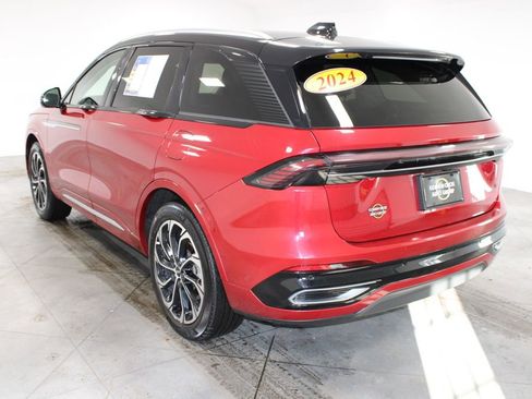 Used 2024 Lincoln Nautilus Reserve image 7