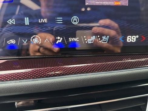 Used 2026 Chevrolet Traverse RS image 21