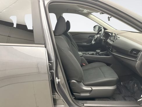 Used 2023 Nissan Rogue S AWD/4WD image 16