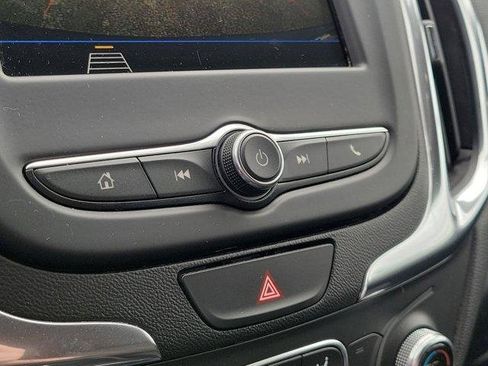 Used 2019 Chevrolet Equinox LT image 28