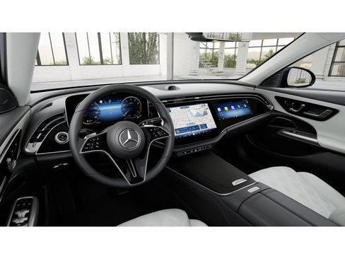 New 2026 Mercedes-Benz E 450 4MATIC Sedan image 3