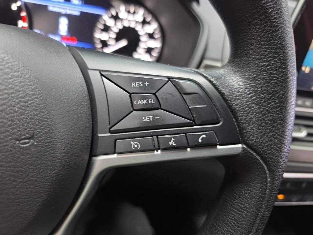 Used 2024 Nissan Altima 2.5 SV FWD image 18