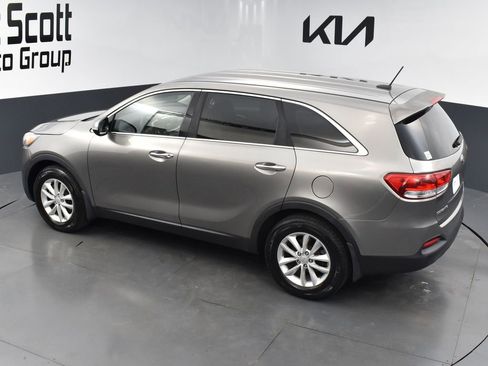 Used 2016 Kia Sorento L FWD image 11