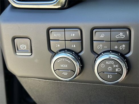 New 2026 GMC Sierra 2500 AT4 w/ AT4 Premium Plus Package image 17