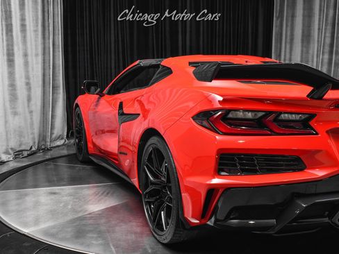 Used 2024 Chevrolet Corvette Z06 w/ Z07 Performance Package RWD image 37