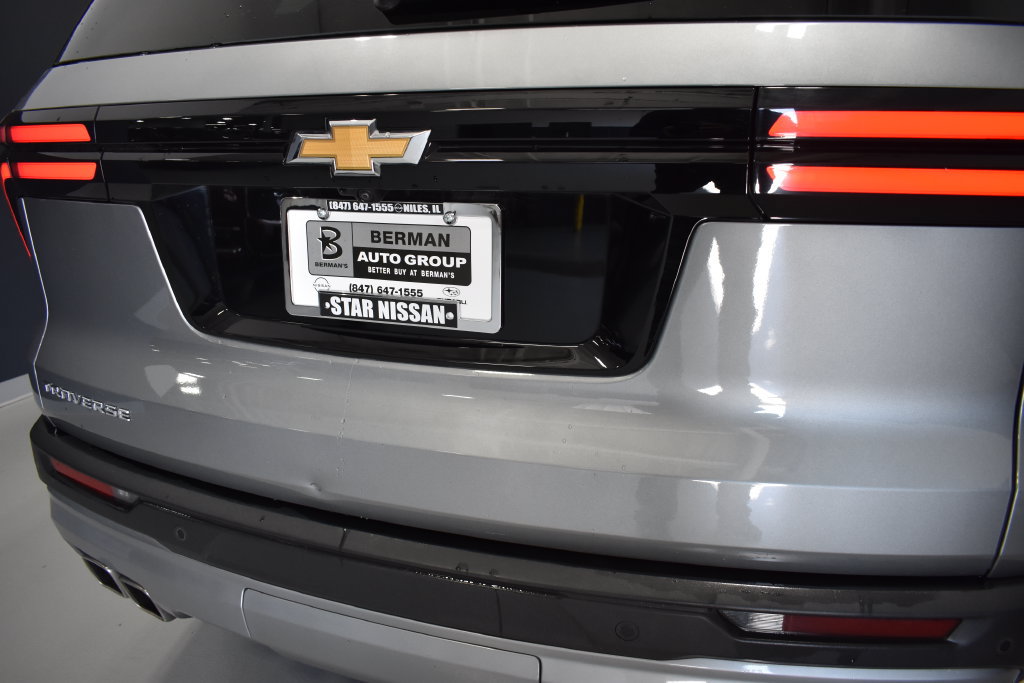 Used 2025 Chevrolet Traverse LT FWD image 12
