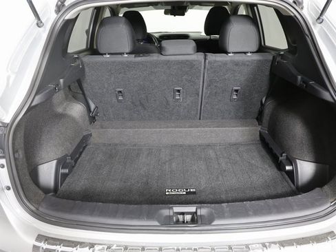 Used 2021 Nissan Rogue Sport S image 9