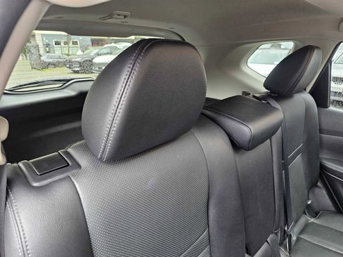 Used 2016 Nissan Rogue SL w/ SL Premium Package image 15