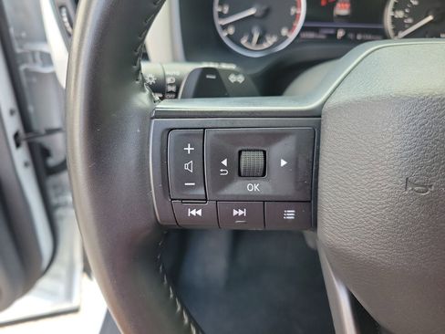 Used 2025 Nissan Rogue SV FWD image 19
