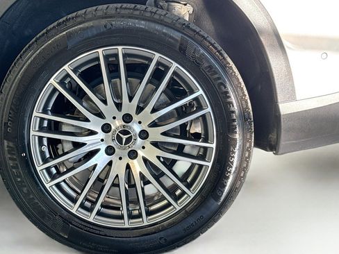 Certified 2025 Mercedes-Benz GLC 300 image 29