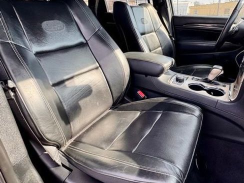 Used 2017 Jeep Grand Cherokee Overland image 15