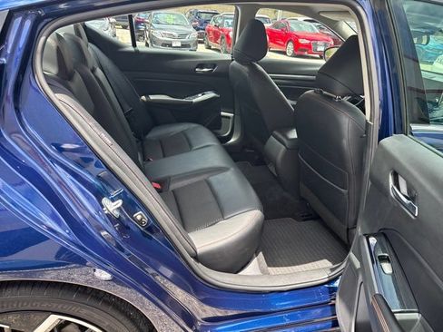 Used 2024 Nissan Altima 2.5 SR FWD image 42