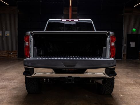 Used 2024 Chevrolet Silverado 2500 LTZ w/ LTZ Convenience Package image 9