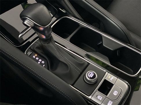 Used 2023 Kia Telluride EX w/ EX Captain's Chair Package image 21