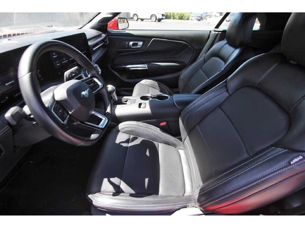 Used 2025 Ford Mustang Convertible RWD image 13
