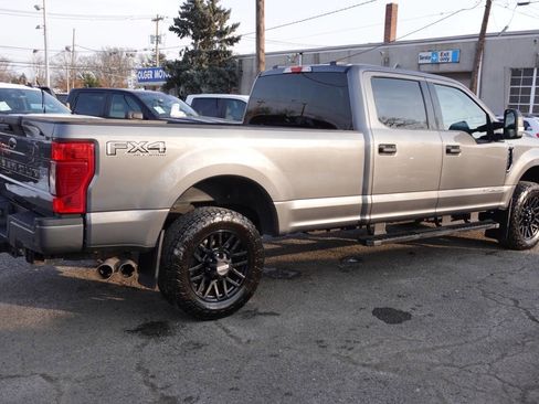 Used 2022 Ford F250 XLT w/ Black Appearance Package image 3