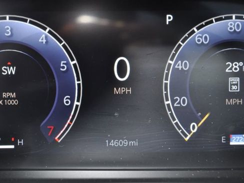 Used 2024 Jeep Grand Cherokee Overland w/ Luxury Tech Group IV image 27